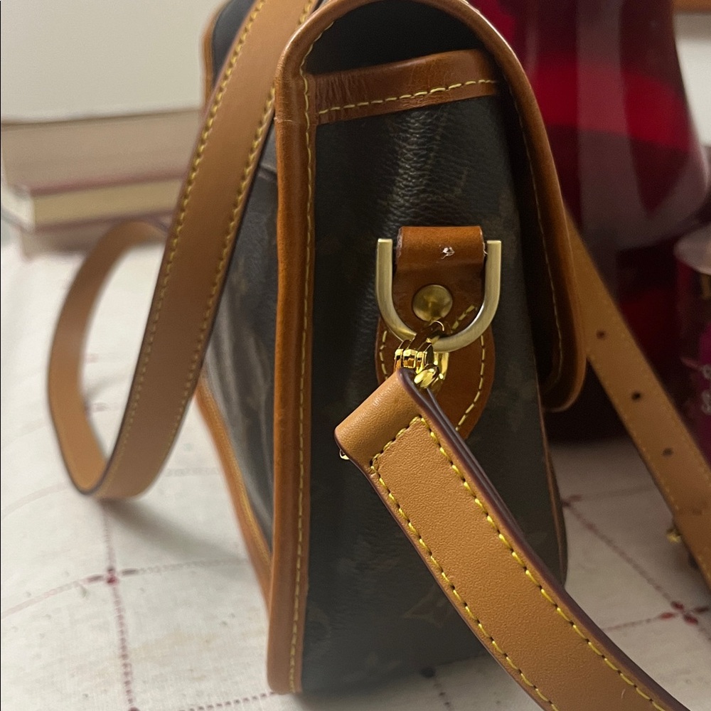 Louis Vuitton Gibeciere Crossbody unbranded vachetta strap new trim and tabs - Picture 10 of 16